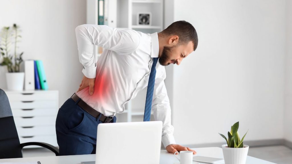 Rückenschmerzen durch Stress im Büro