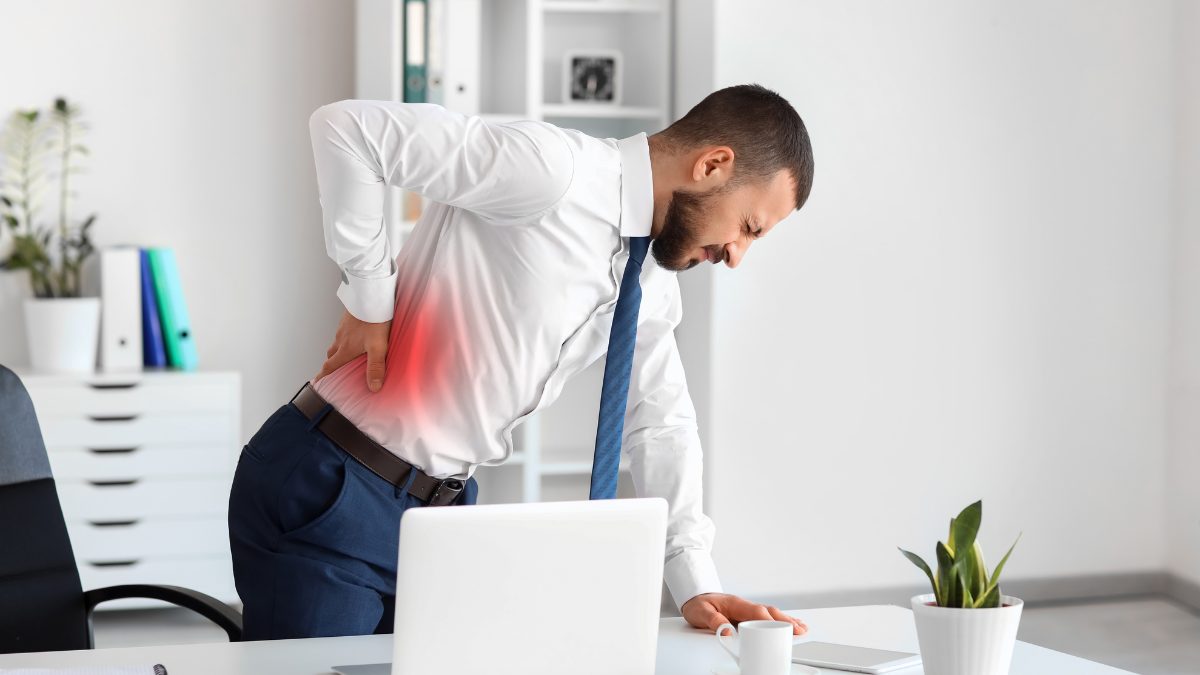 Rückenschmerzen durch Stress im Büro
